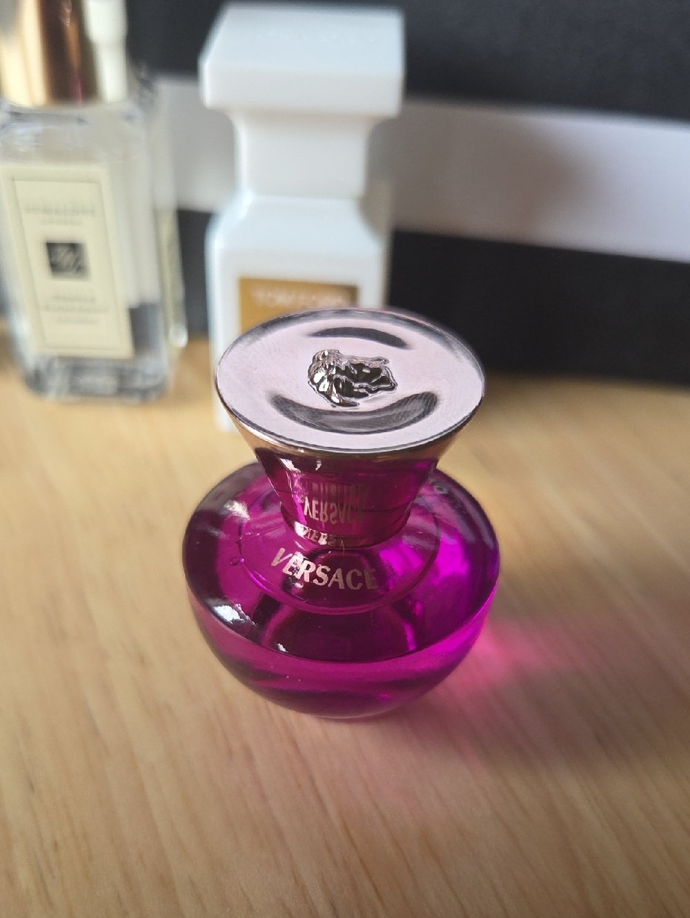 Versace Dylan Purple 5 ml Mini- Fruity Floral- Pear/Orange/Purple Freesia/Cedar
